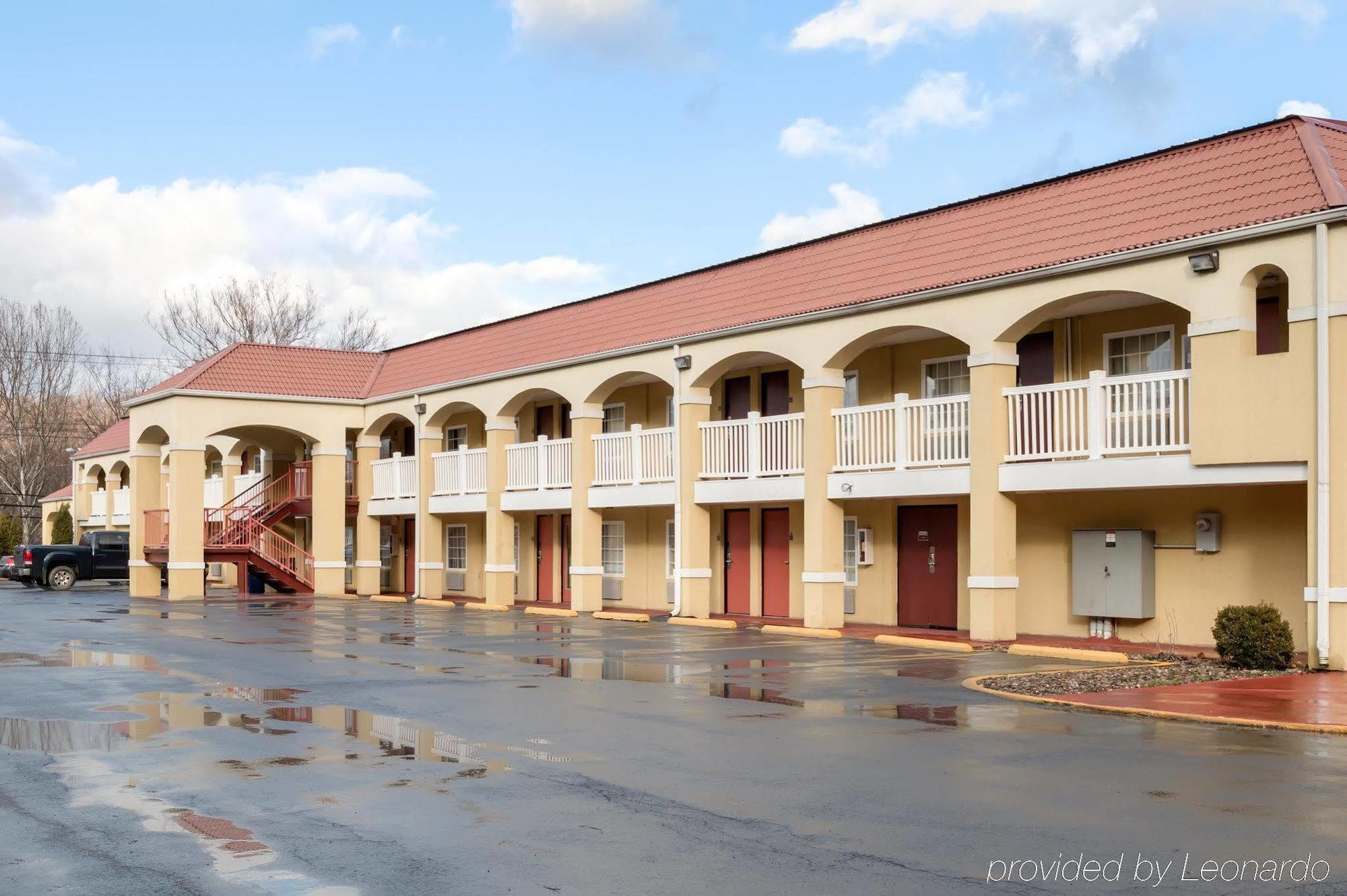 Econo Lodge Huntington Exterior foto