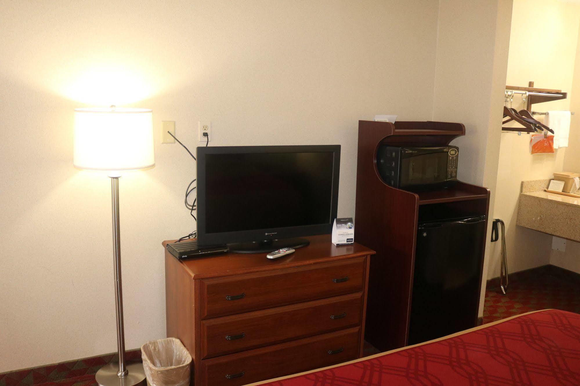 Econo Lodge Huntington Exterior foto