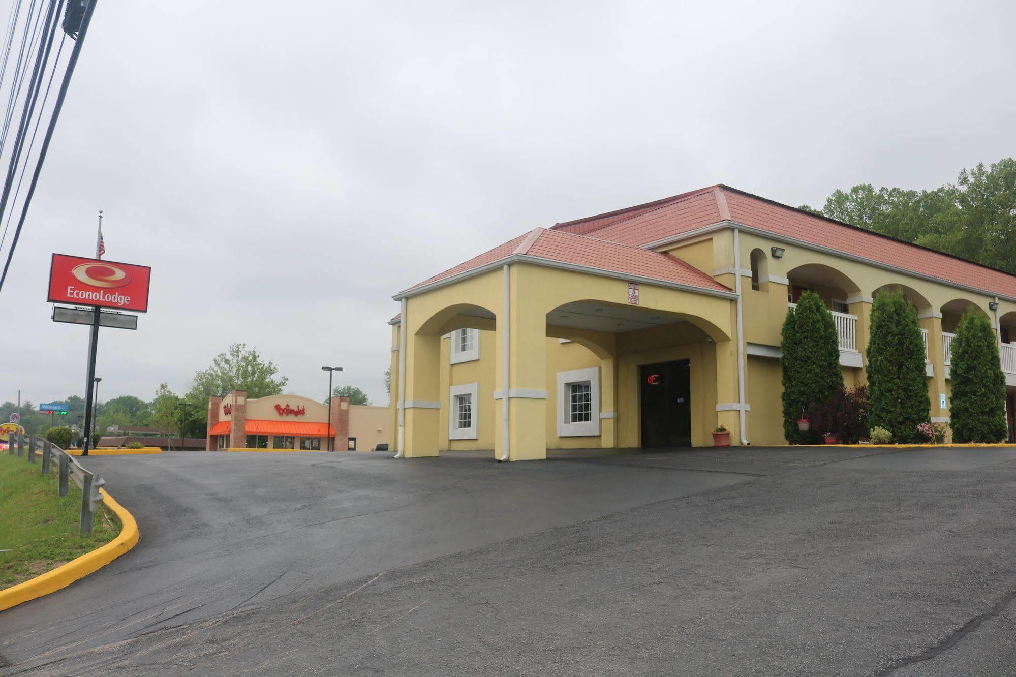 Econo Lodge Huntington Exterior foto