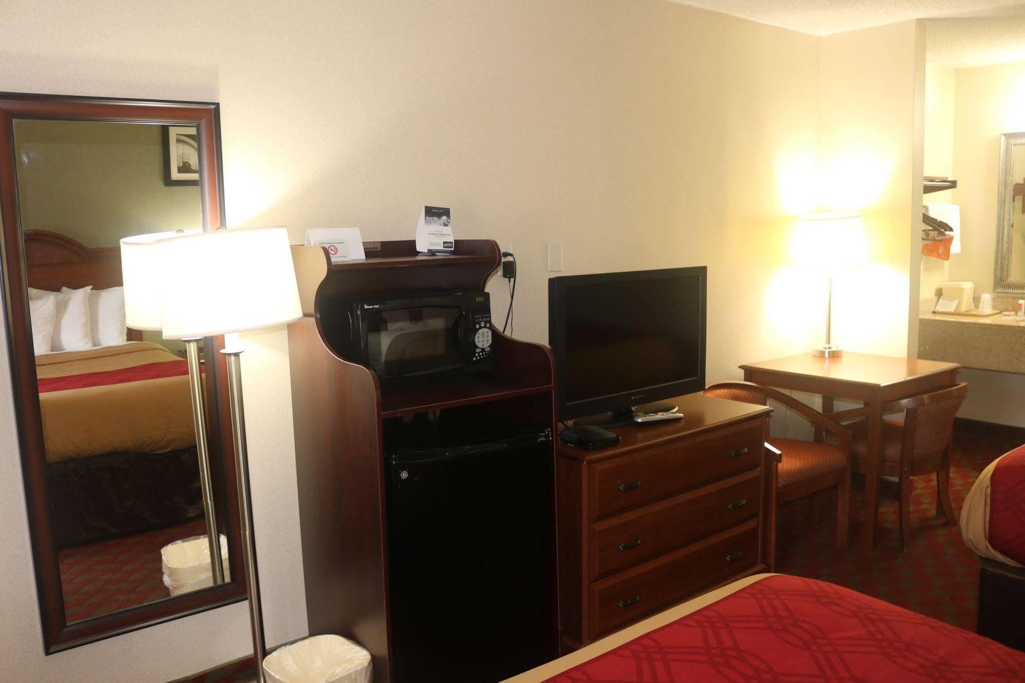 Econo Lodge Huntington Exterior foto