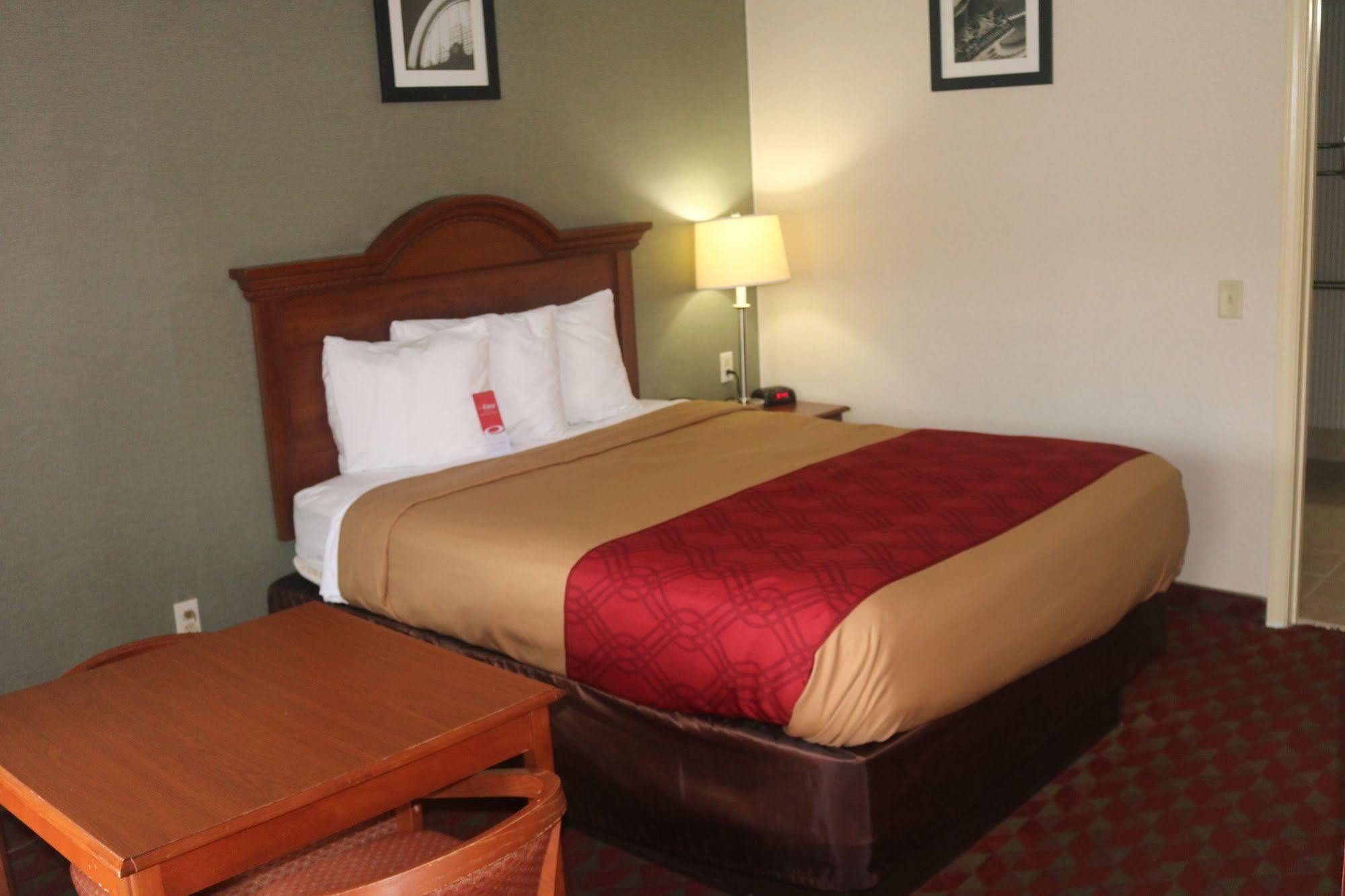 Econo Lodge Huntington Exterior foto