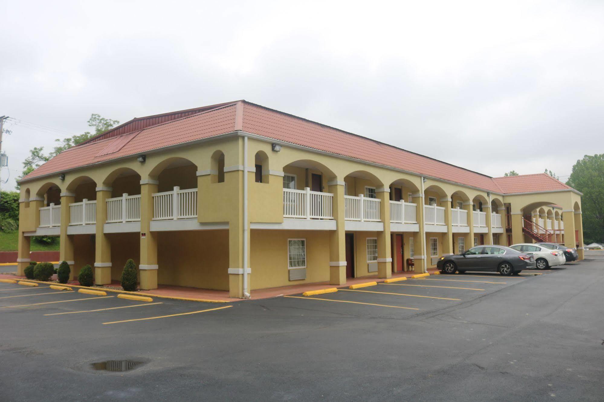 Econo Lodge Huntington Exterior foto